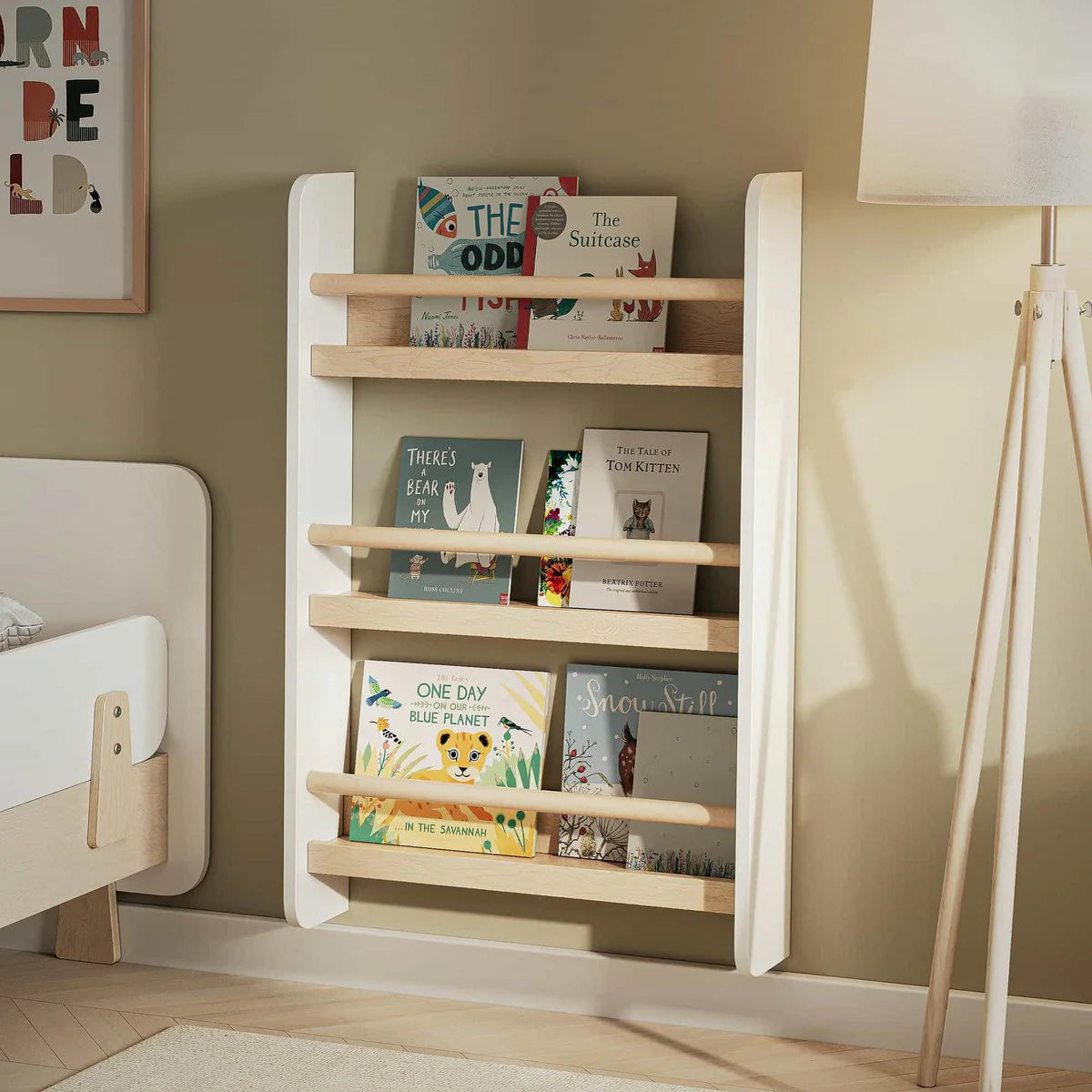 Kaivo Montessori Kinderboekenrek voor aan de Muur